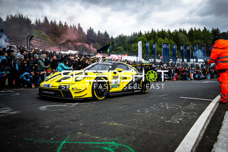Porsche 911 GT3 R #17 von Dunlop Motorsport auf der Nordschleife