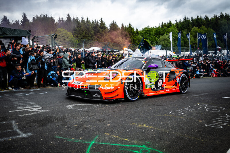 Porsche 911 GT3 R #18 von Lionspeed GP in der Startaufstellung am Nürburgring