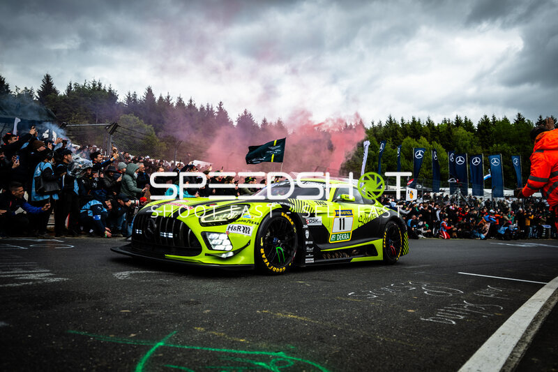Mercedes-AMG GT3 #11 von SR Motorsport in der Startaufstellung