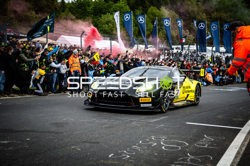 Aston Martin Vantage GT3 #34 von Walkenhorst Motorsport in der Startaufstellung