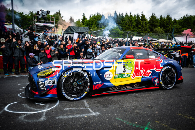 Mercedes-AMG GT3 #3 von Verstappen Racing in der Startaufstellung am Nürburgring