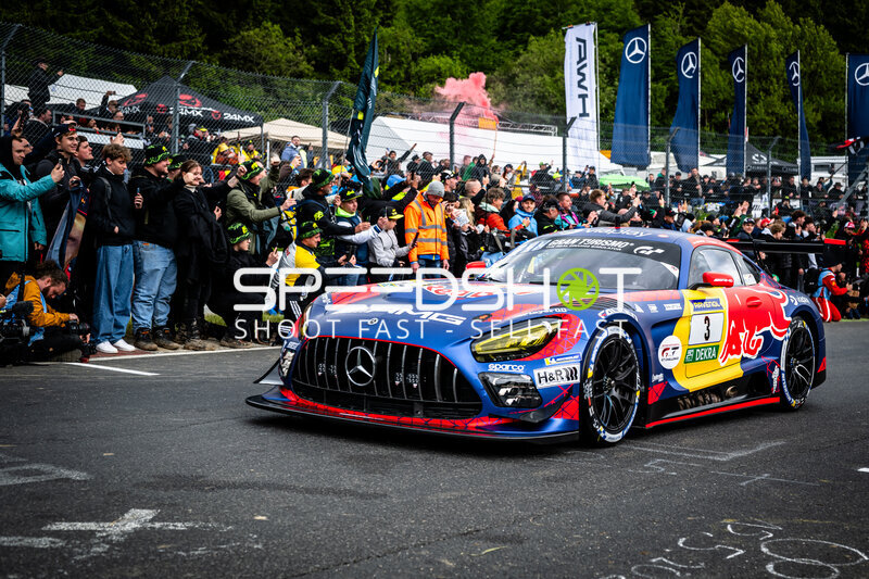 Mercedes-AMG GT3 #3 von Verstappen Racing auf der Startaufstellung