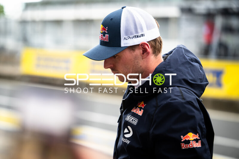 Max Verstappen im Fahrerlager am Nürburgring