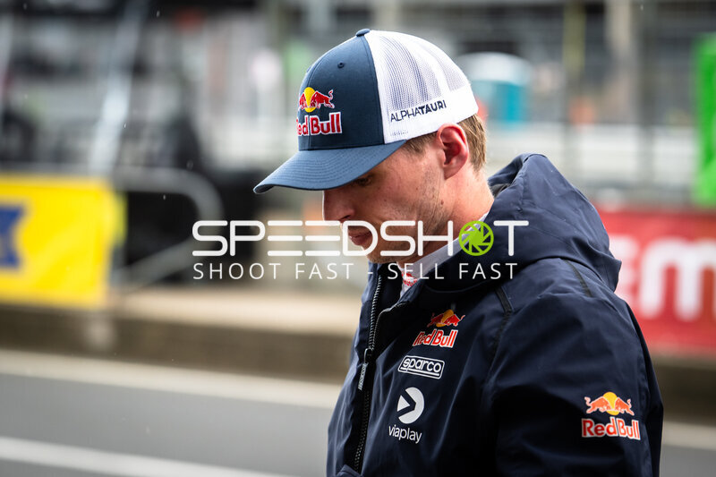 Max Verstappen im Fahrerlager am Nürburgring