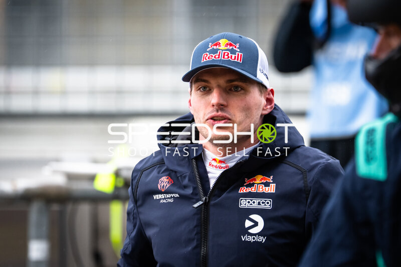 Max Verstappen im Fahrerlager am Nürburgring