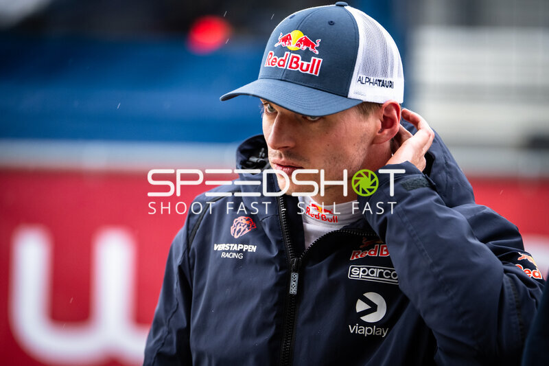 Max Verstappen im Fahrerlager am Nürburgring
