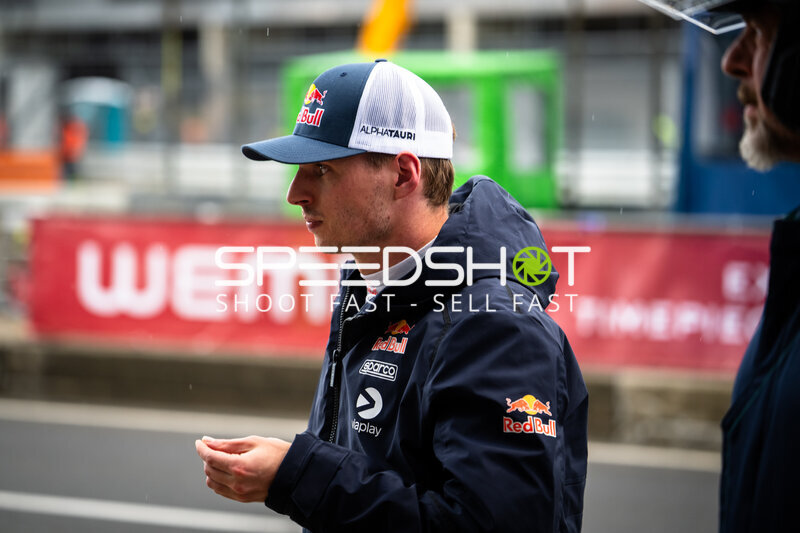 Max Verstappen im Fahrerlager am Nürburgring