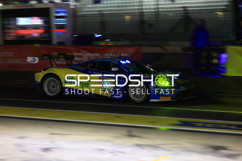 Doerr Motorsport #69 in der Nacht am Nürburgring