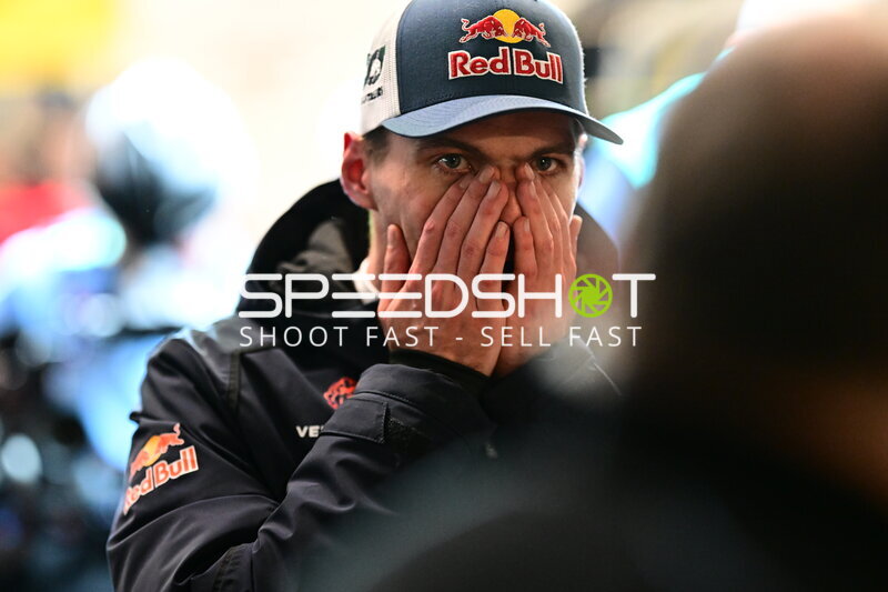 Fahrer von Red Bull Team ABT im Fahrerlager