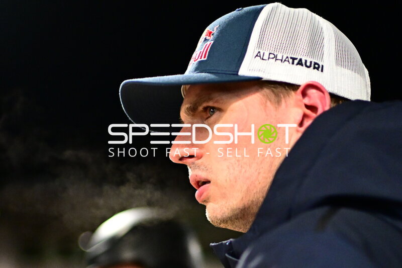 Max Verstappen im Fahrerlager beim 24h Nürburgring 2026