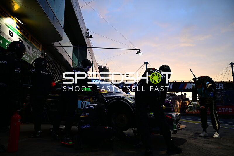 Boxenstopp #61 HWA Engineering Speed im Morgenlicht am Nürburgring