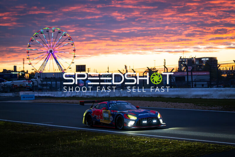 Mercedes-AMG GT3 #3 von Verstappen Racing im Sonnenuntergang am Nürburgring