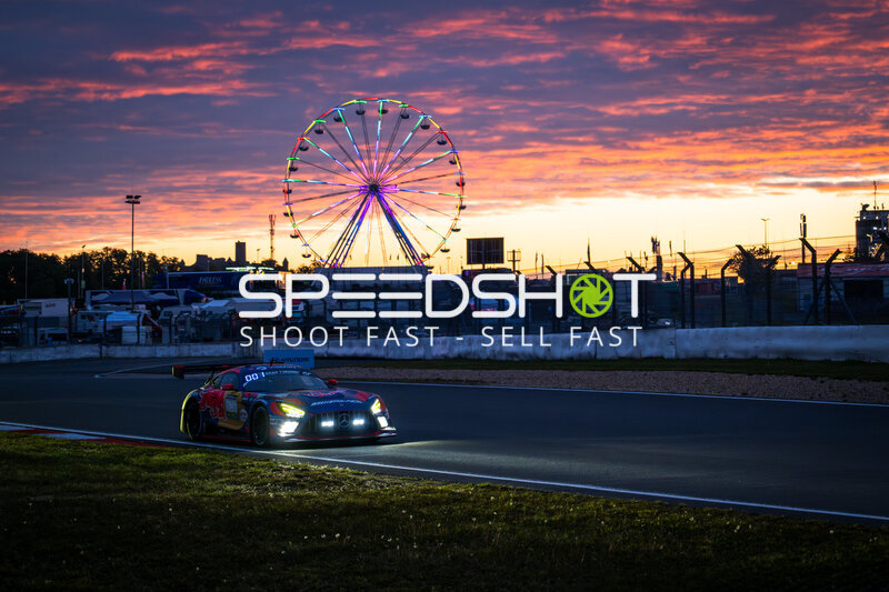 Mercedes-AMG GT3 #3 von Verstappen Racing im Sonnenuntergang am Nürburgring
