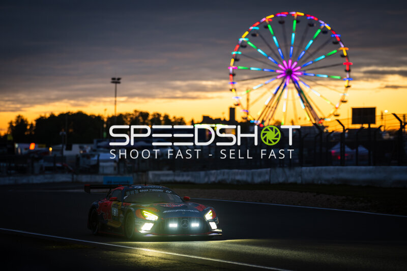 Mercedes-AMG GT3 #3 von Verstappen Racing im Abendsonnenlicht am Nürburgring