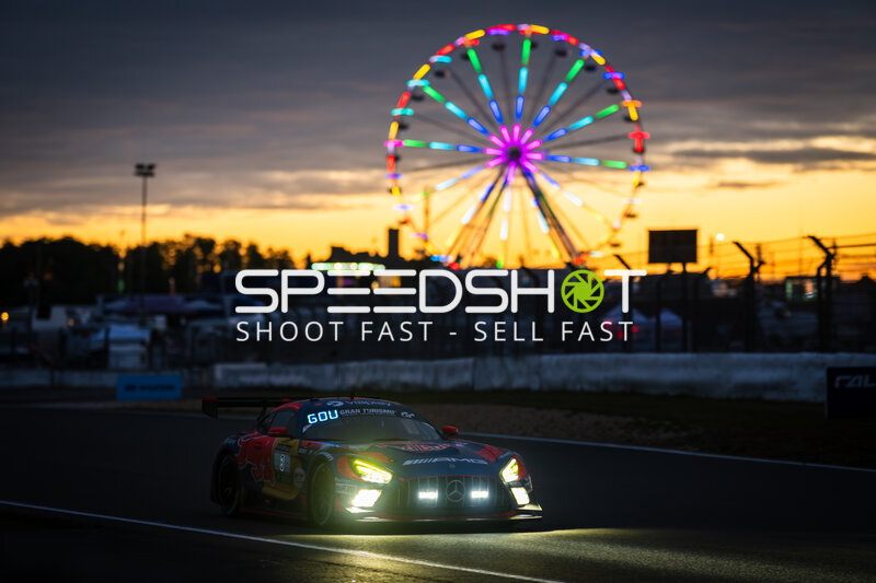 Mercedes-AMG GT3 #4 von Goroyan RT bei Sonnenuntergang am Nürburgring