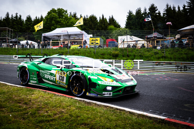 Lamborghini Huracán GT3 #130 von Red Bull Team ABT auf der Nordschleife