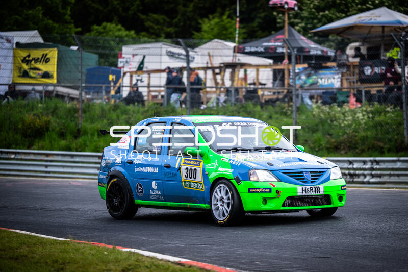 Dacia Logan #300 von Ollis Garage Racing auf dem Nürburgring