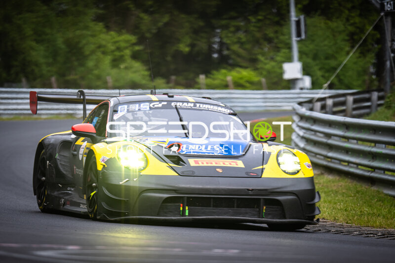 Porsche 911 GT3 R #91 von Reiter Engineering auf der Nordschleife