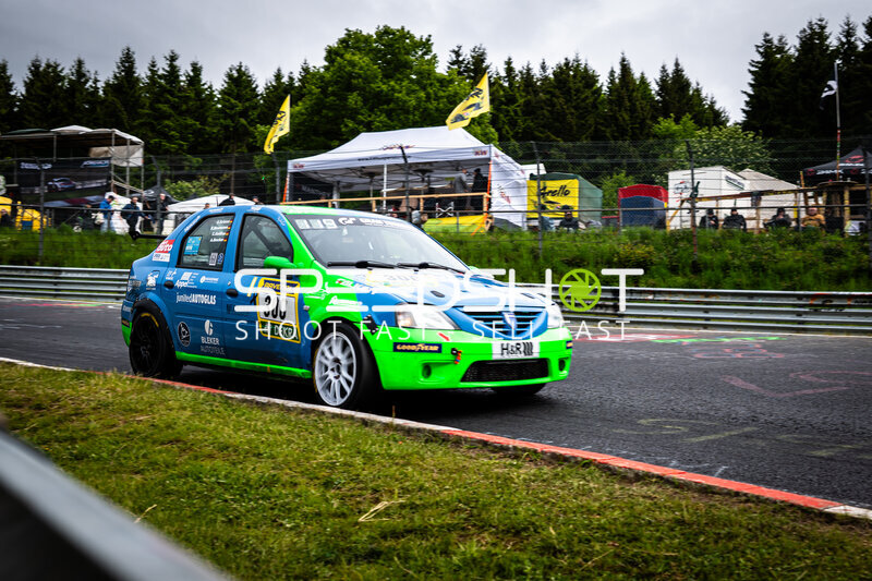 Dacia Logan #300 von Ollis Garage Racing auf dem Nürburgring