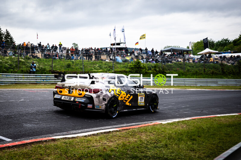 BMW M4 GT4 #177 von AV Racing by BLACK FALCON auf dem Nürburgring