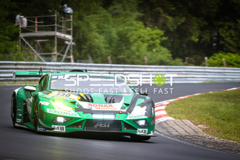 Lamborghini Huracán GT3 #130 von Red Bull Team ABT auf der Nordschleife