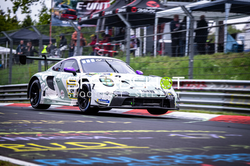 Porsche 911 GT3 R #24 von Manthey auf der Nordschleife