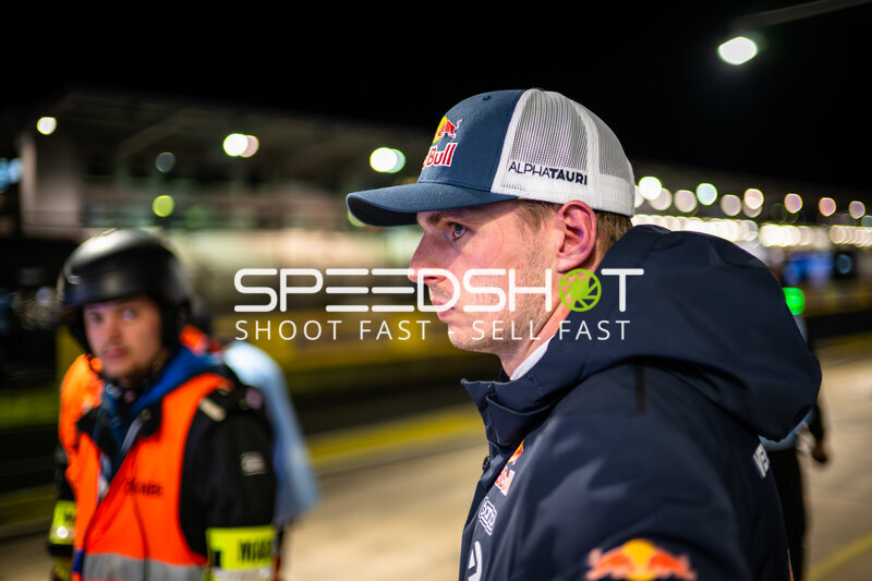 Max Verstappen im Fahrerlager bei der 24h Nürburgring