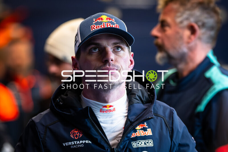 Max Verstappen im Red Bull Teamwear am Nürburgring