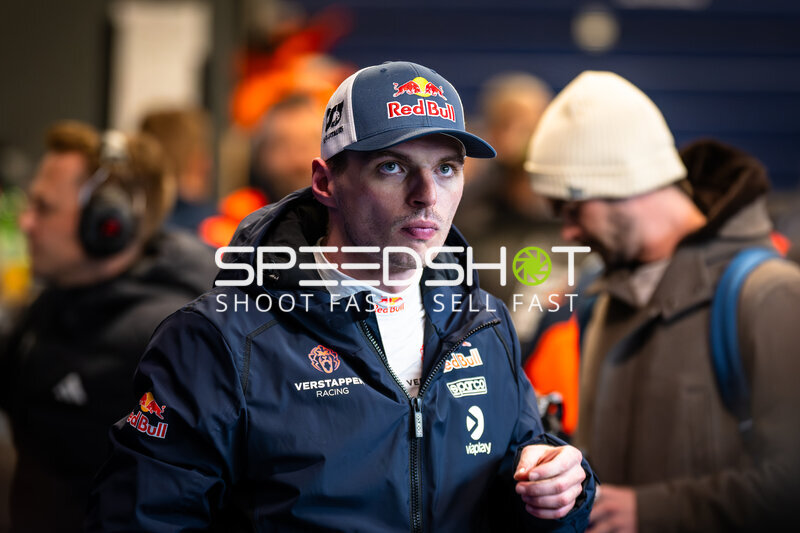 Max Verstappen von Mercedes-AMG Team Verstappen Racing im Fahrerlager