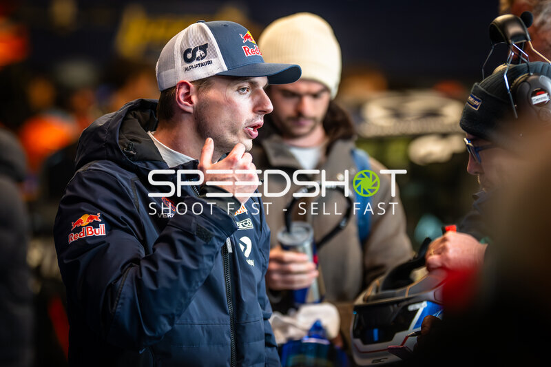 Max Verstappen im Fahrerlager beim 24h Nürburgring