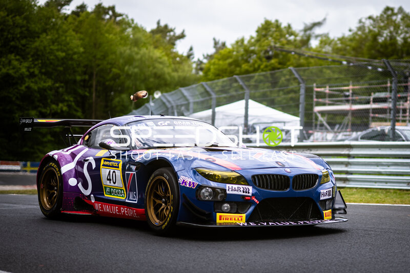 BMW M6 GT3 #40 von Mercedes-AMG Team RAVENOL auf der Nordschleife
