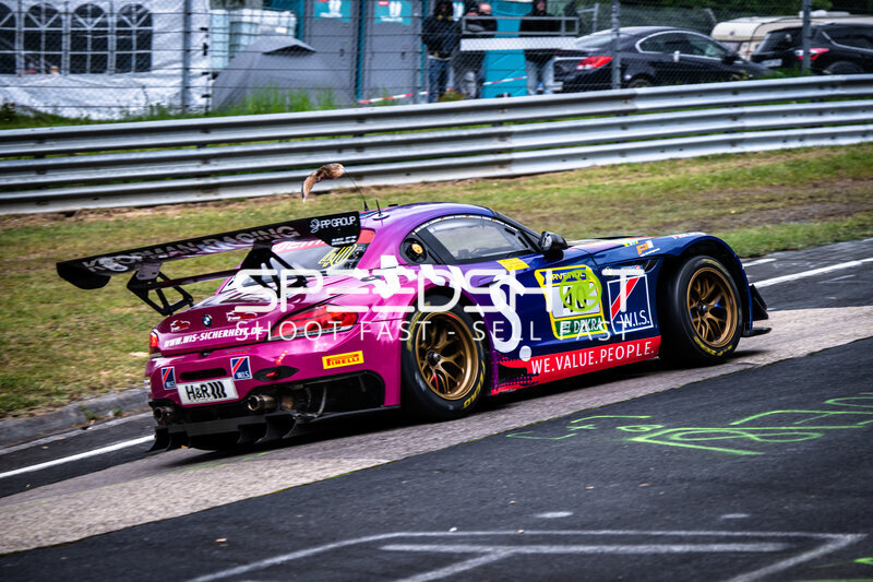 BMW M4 GT3 #40 von W.I.S Racing Team auf der Nordschleife