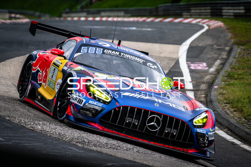 Mercedes-AMG GT3 #9 in der Kurve auf dem Nürburgring