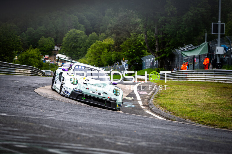Porsche 911 GT3 R #3 von Mercedes-AMG Team Verstappen Racing auf der Nordschleife