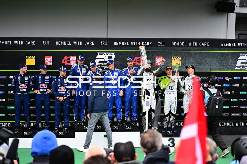 Siegerehrung 24h Nürburgring: Mercedes-AMG Team RAVENOL triumphiert
