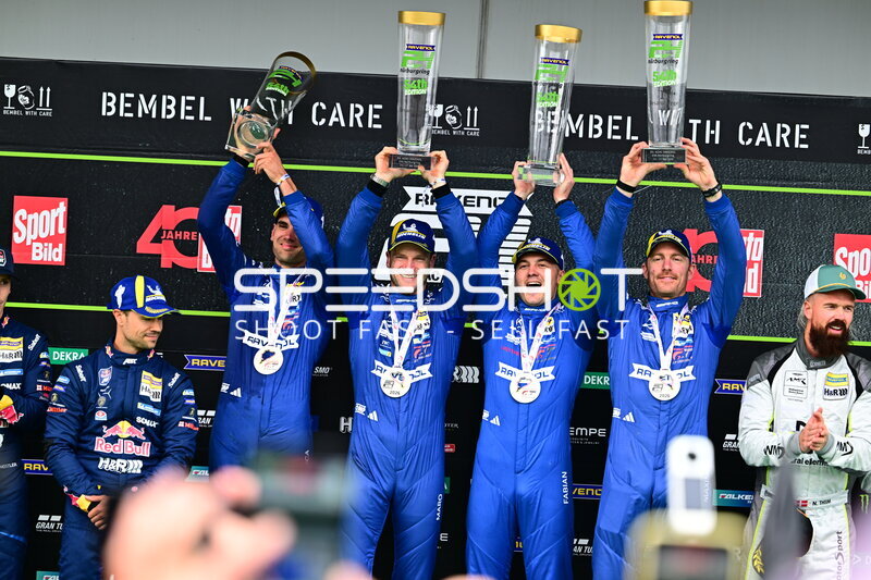 Mercedes-AMG Team RAVENOL #80 feiert Podiumserfolg auf dem Nürburgring
