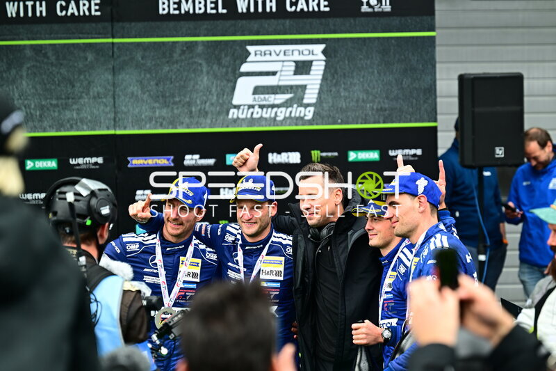Mercedes-AMG Team RAVENOL #80 feiert Sieg bei 24h Nürburgring