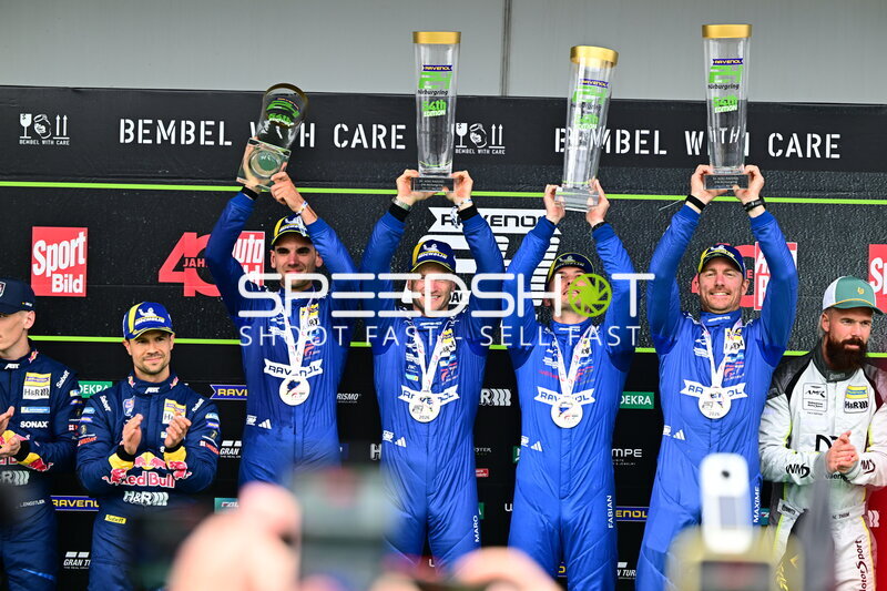 Mercedes-AMG Team RAVENOL #80 feiert Sieg beim 24h Nürburgring