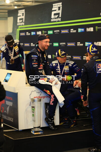 Red Bull Team ABT Fahrer im Fahrerlager beim 24h Nürburgring 2026