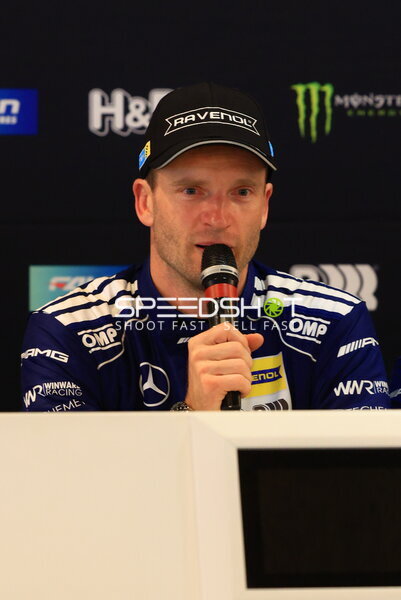 Maro Engel bei Pressekonferenz der Mercedes-AMG Team RAVENOL