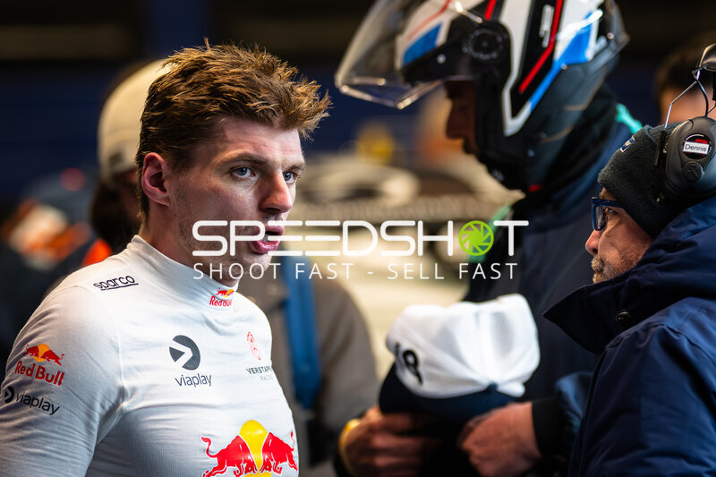Max Verstappen im Fahrerlager bei der 24h Nürburgring 2026