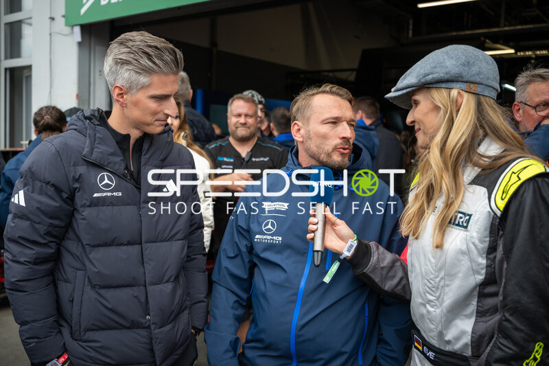 Mercedes-AMG Motorsport Team im Fahrerlager des Nürburgring