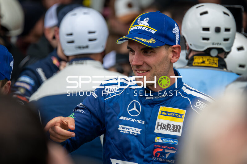 Luca Stolz im Fahrerlager der 24h Nürburgring