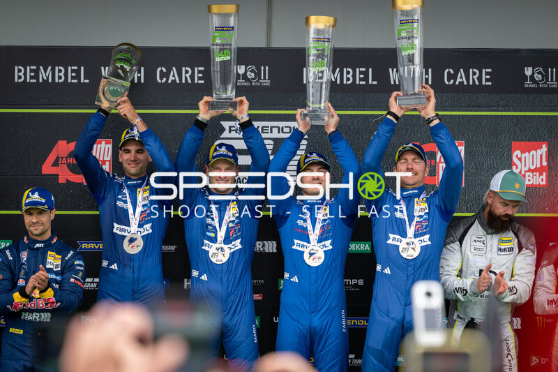 Mercedes-AMG Team RAVENOL #80 feiert Sieg bei 24h Nürburgring 2026