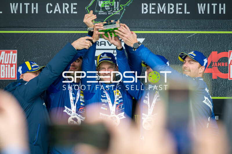 Mercedes-AMG Team RAVENOL #80 feiert Sieg beim 24h Nürburgring