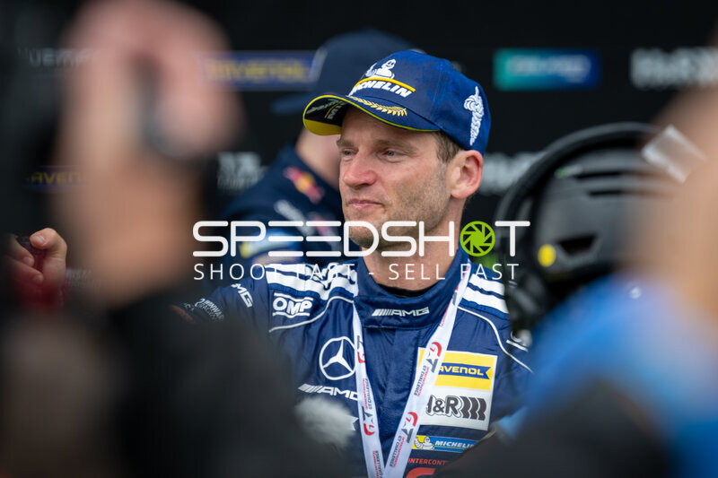 Maro Engel im Fahrerlager des 24h Nürburgring