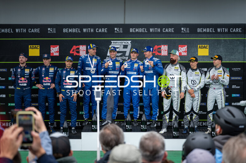 Siegerehrung 24h Nürburgring: Mercedes-AMG Team RAVENOL und Red Bull Team ABT auf dem Podium