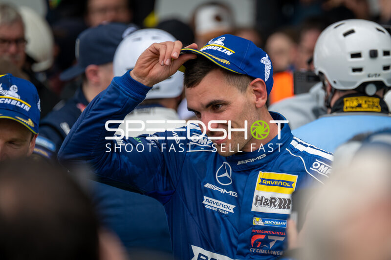 Luca Stolz von Mercedes-AMG Team RAVENOL im Fahrerlager