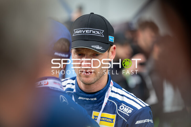 Maro Engel im RAVENOL-Teamauftritt beim 24h Nürburgring 2026
