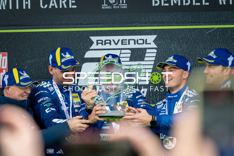 Mercedes-AMG Team RAVENOL #80 feiert Sieg beim 24h Nürburgring